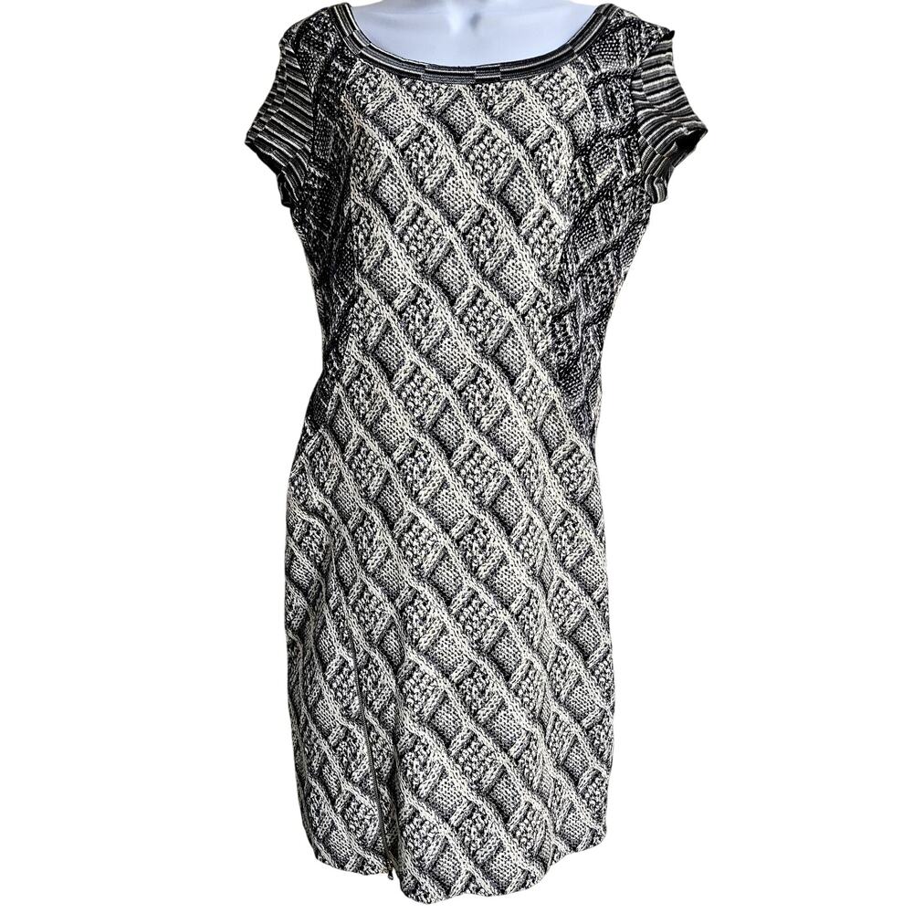 Save the Queen Black and White‎ Dress Size L NWT Geometric Short Sleeve Shift